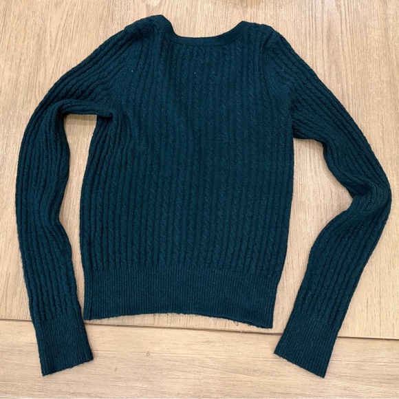 Abercrombie & Fitch Green Slim Cable Henley Sweater in Size XS - Picture 2 of 3